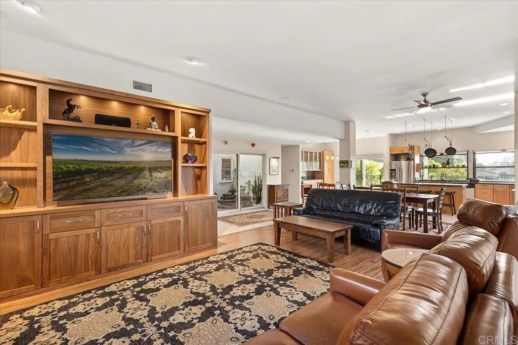 1108 La Sombra Drive