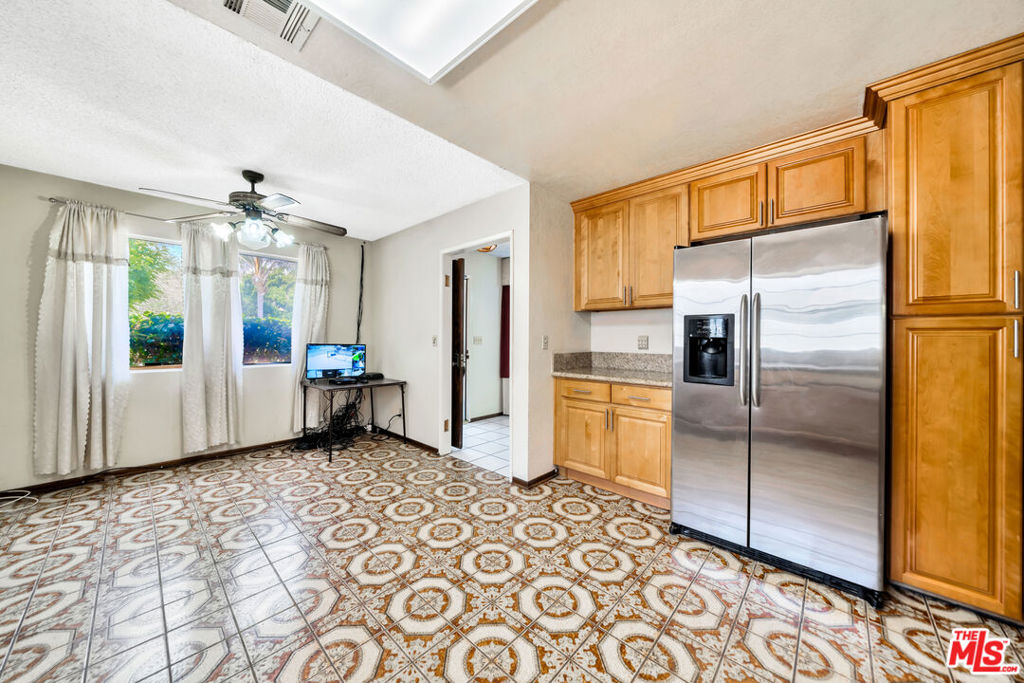 1856 Glenpark Street