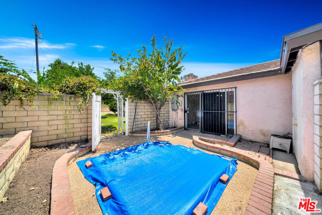 1856 Glenpark Street