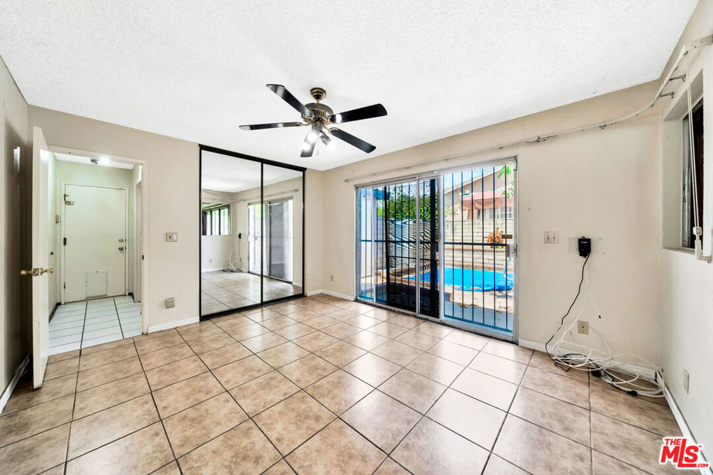 1856 Glenpark Street