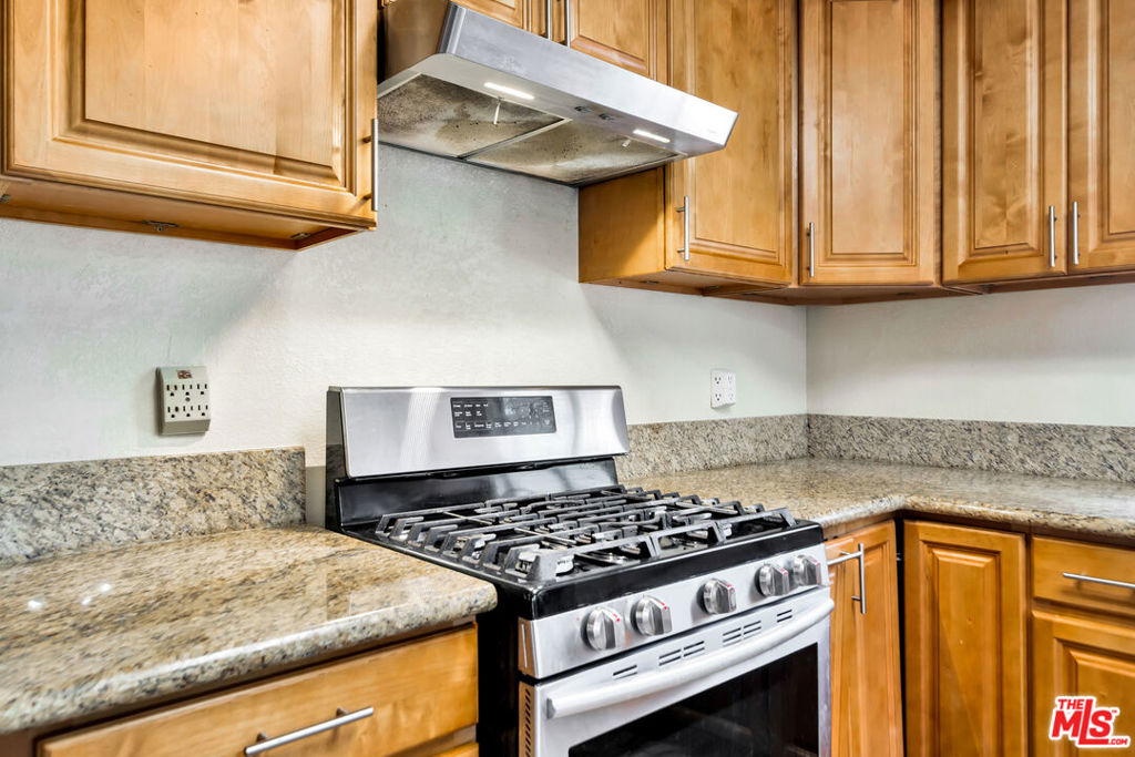 1856 Glenpark Street