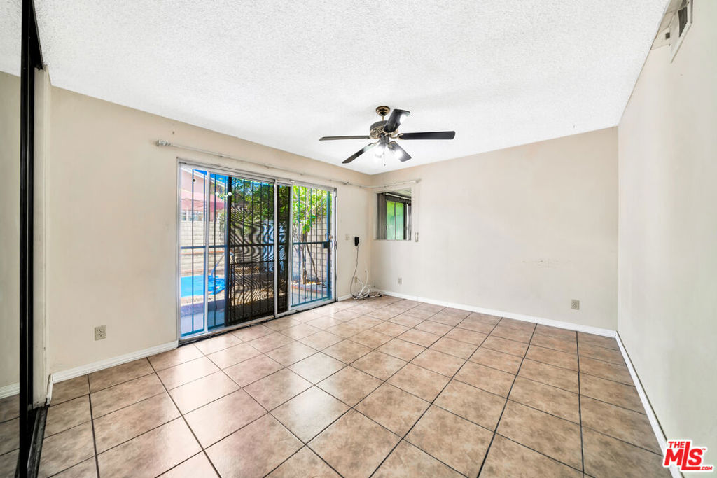 1856 Glenpark Street