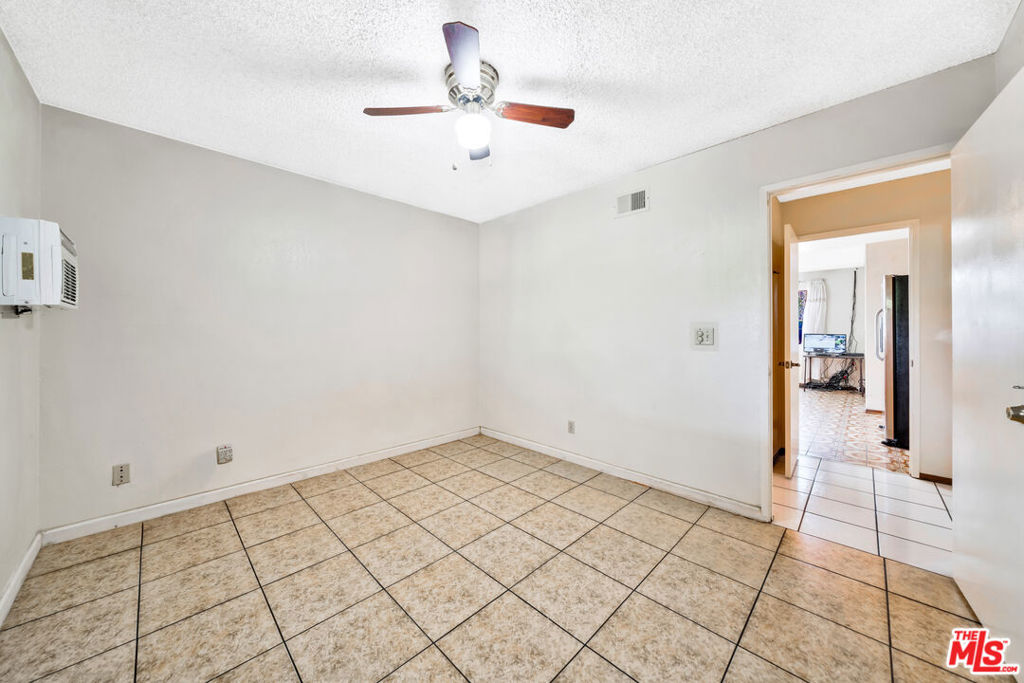 1856 Glenpark Street