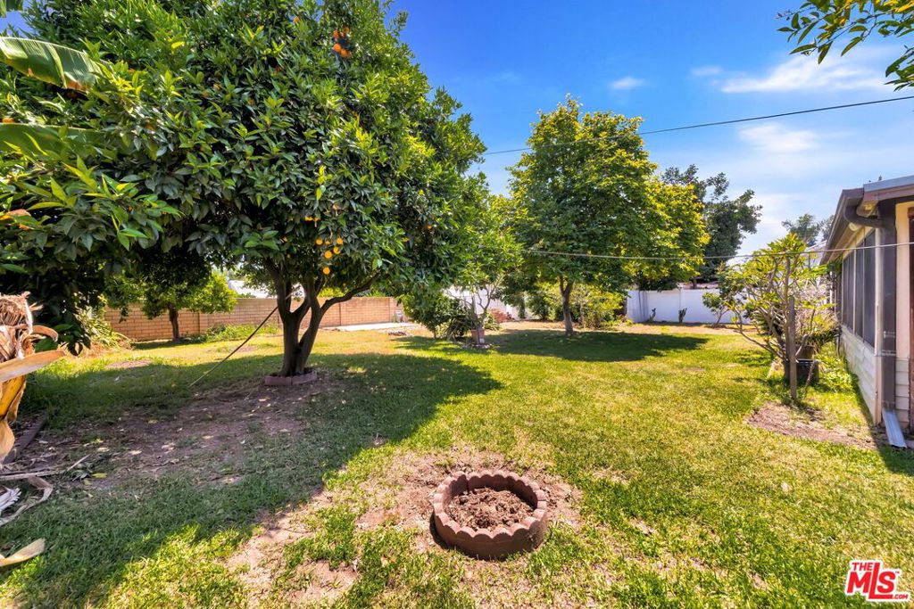 1856 Glenpark Street