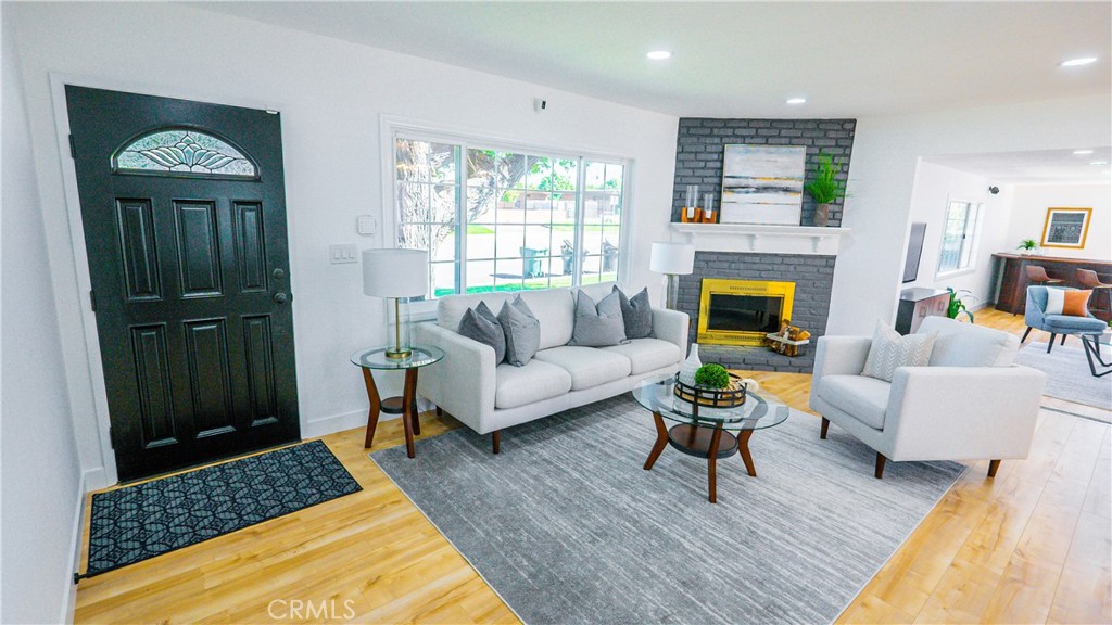 1206 E Cameron Avenue