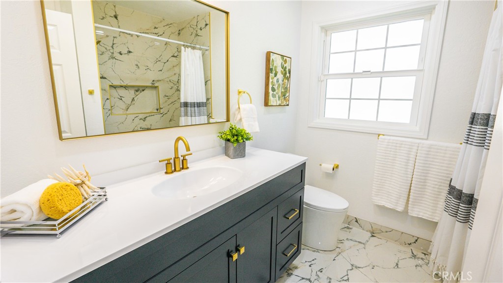 1206 E Cameron Avenue