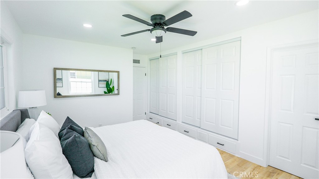 1206 E Cameron Avenue