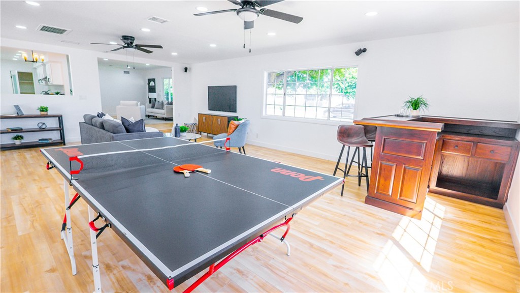 1206 E Cameron Avenue