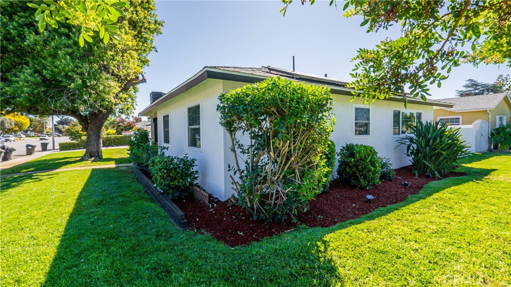 1206 E Cameron Avenue