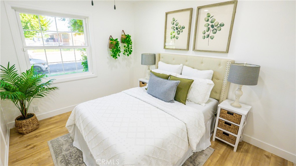 1206 E Cameron Avenue