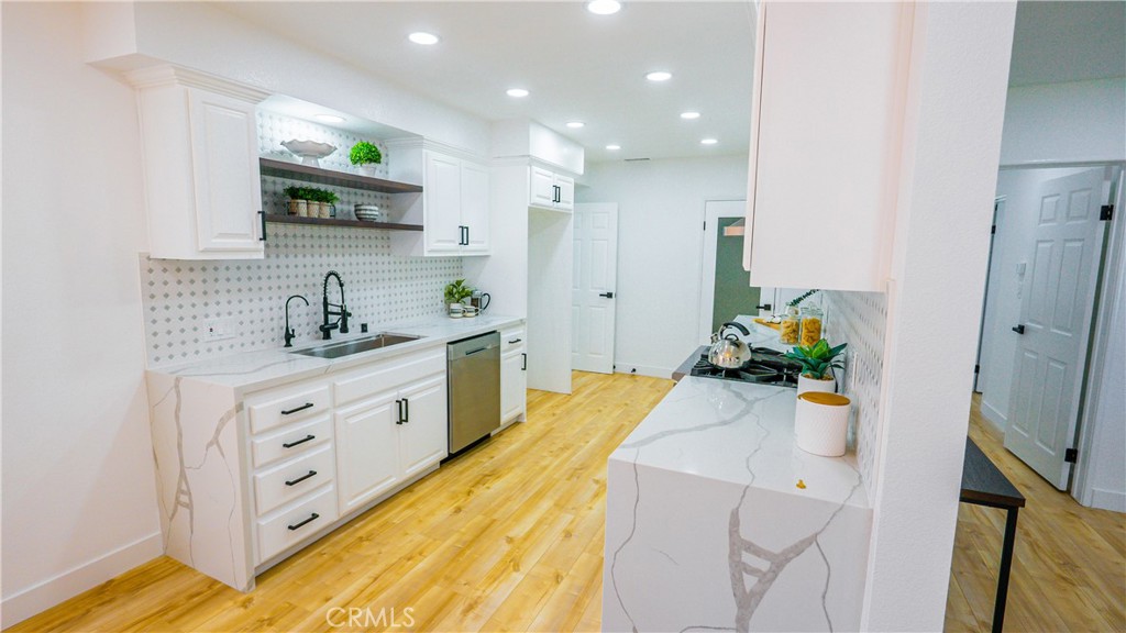 1206 E Cameron Avenue