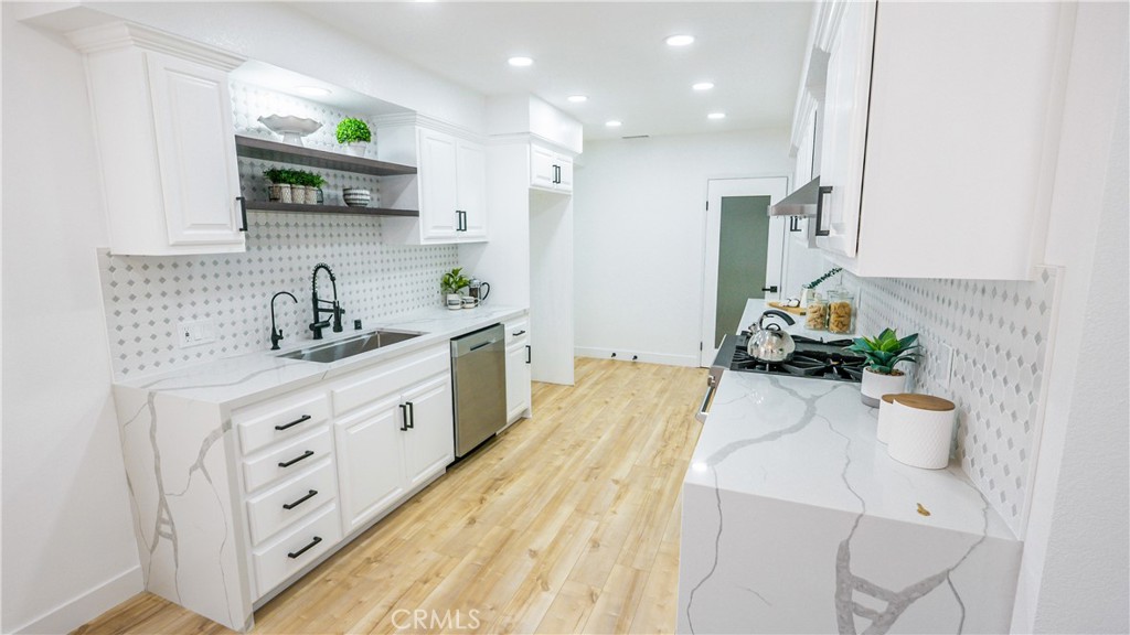 1206 E Cameron Avenue