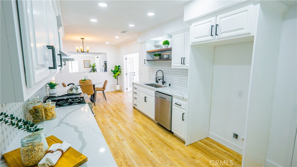 1206 E Cameron Avenue