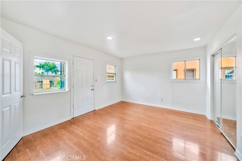 3941 S Van Ness Avenue