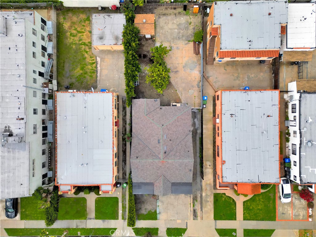 3941 S Van Ness Avenue