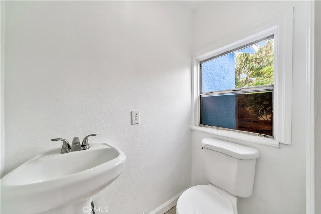 3941 S Van Ness Avenue