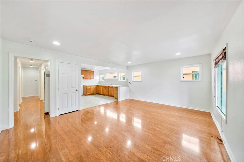 3941 S Van Ness Avenue