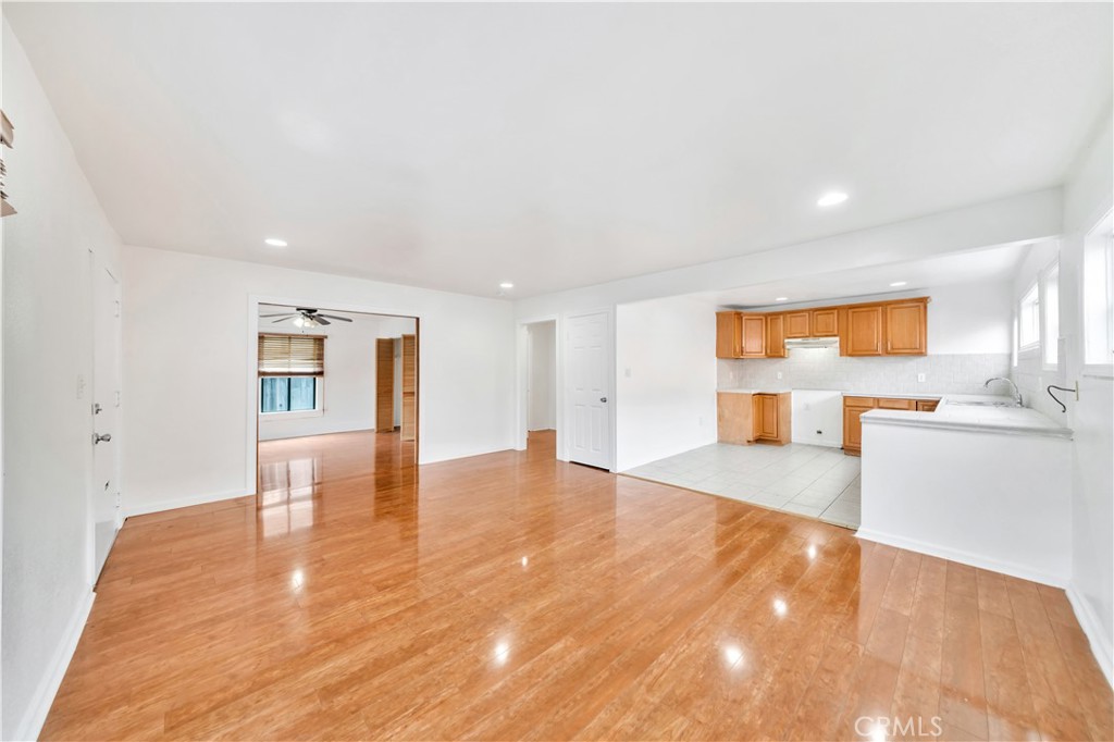 3941 S Van Ness Avenue