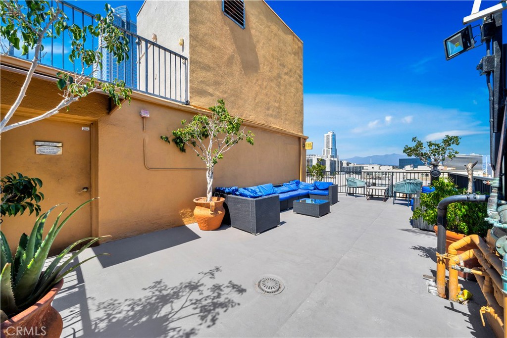 312 W 5th Street 1022