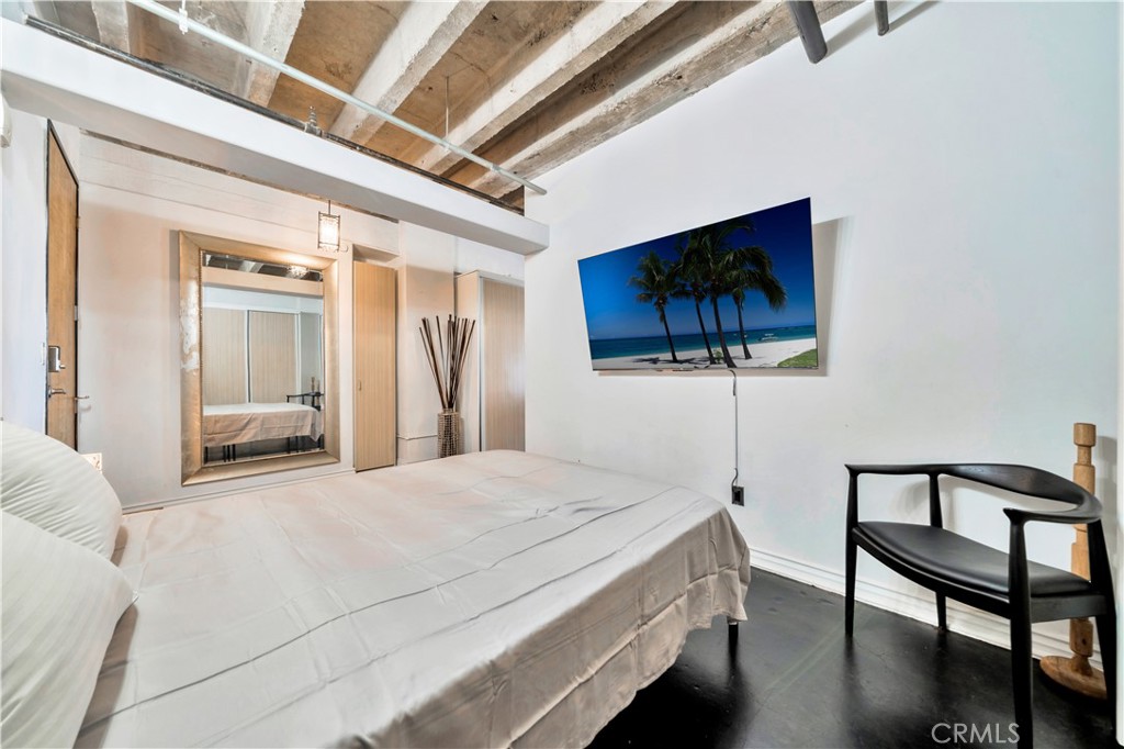 312 W 5th Street 1022