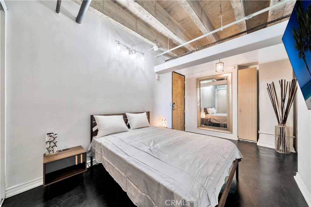 312 W 5th Street 1022