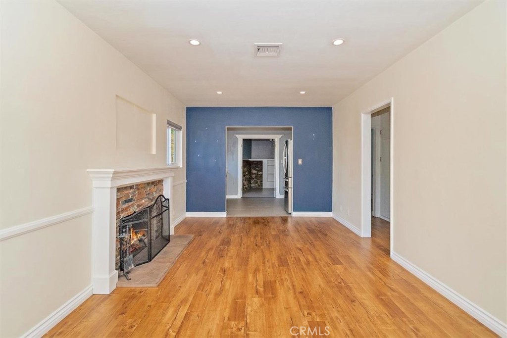 10618 Fitzroy Avenue