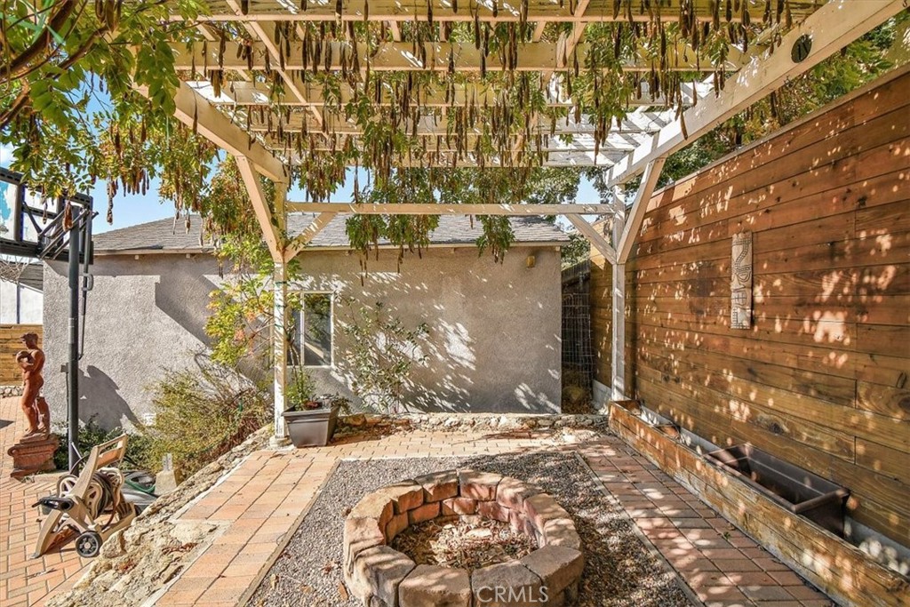 10618 Fitzroy Avenue