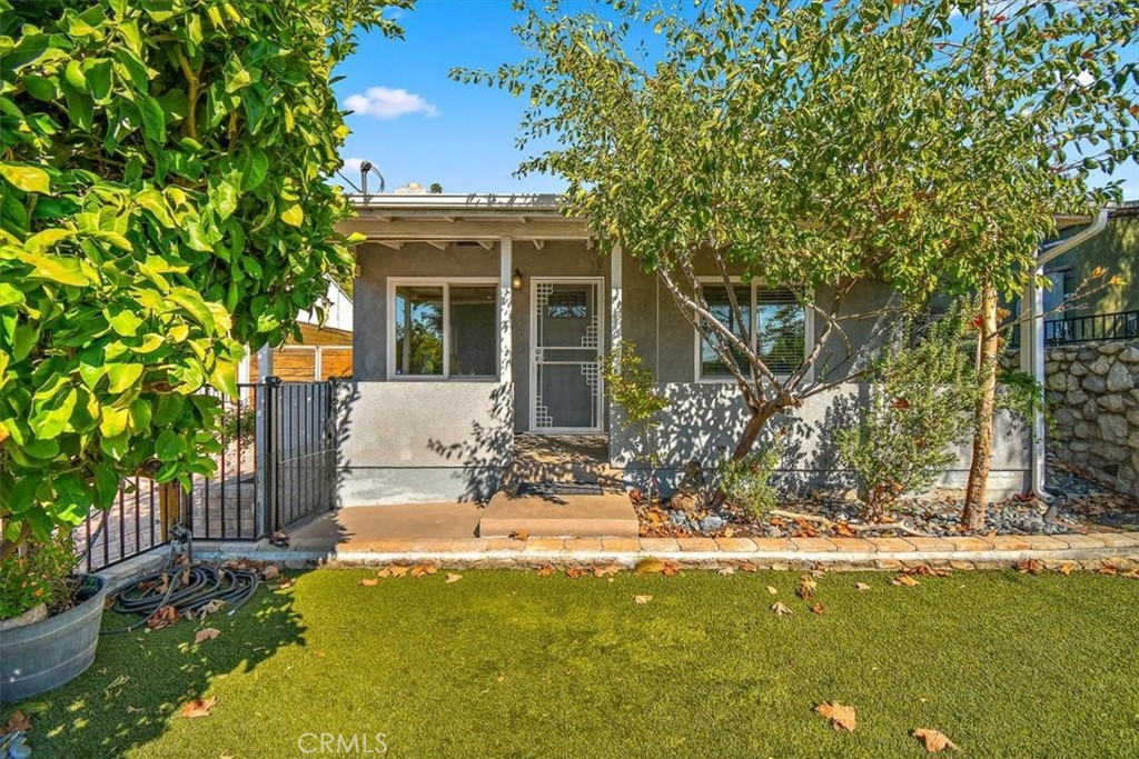 10618 Fitzroy Avenue