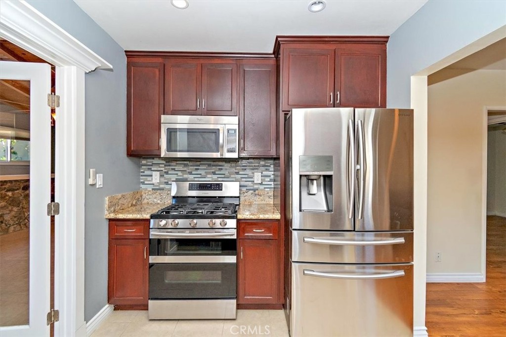 10618 Fitzroy Avenue