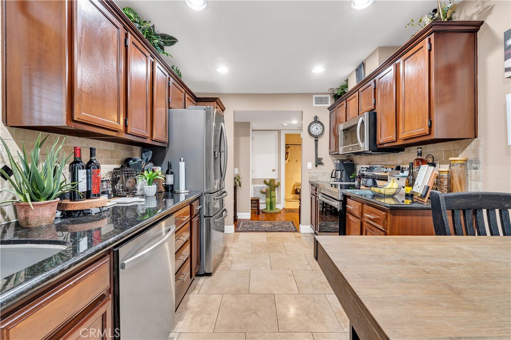 5205 Box Canyon Court 19C