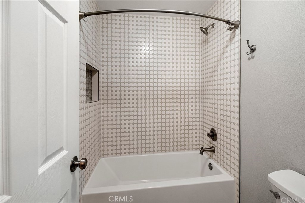 5205 Box Canyon Court 19C