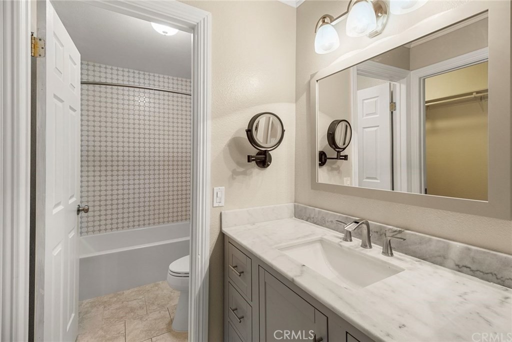 5205 Box Canyon Court 19C