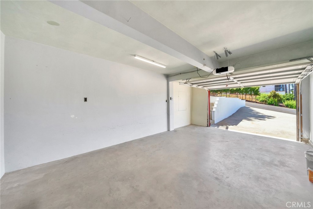408 W Manchester Avenue