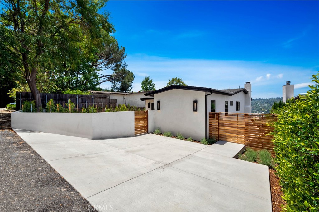 819 Montecito Drive