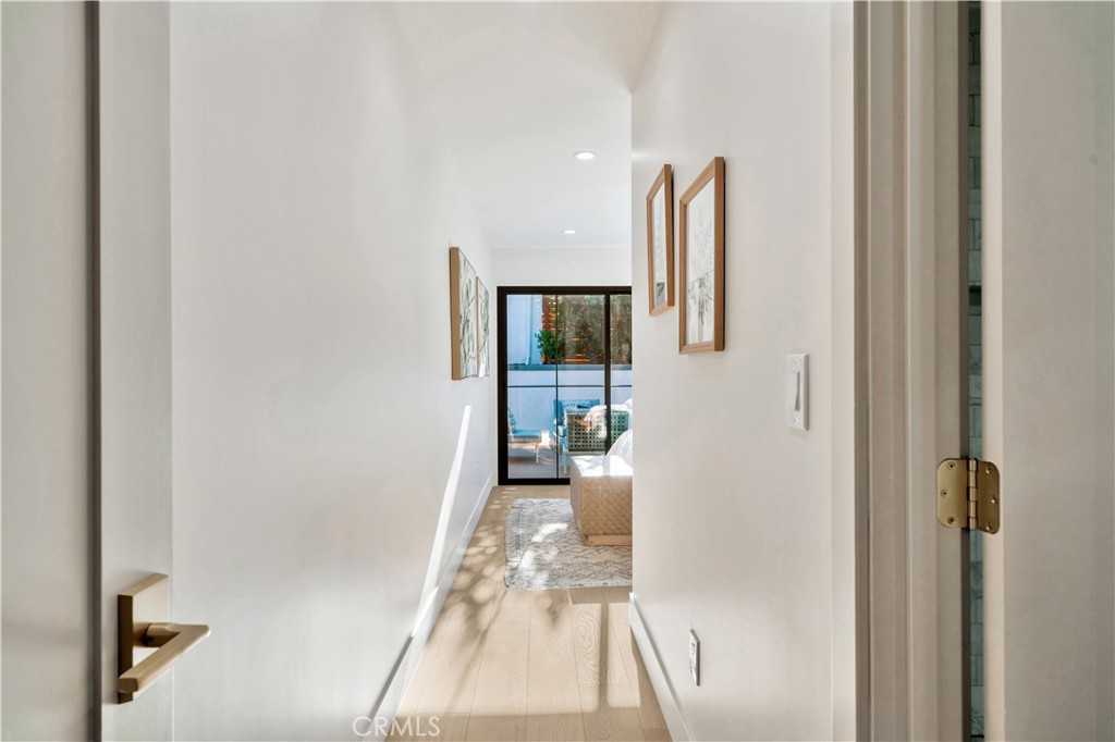 2605 N Poinsettia Avenue