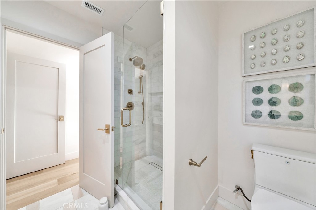 2605 N Poinsettia Avenue