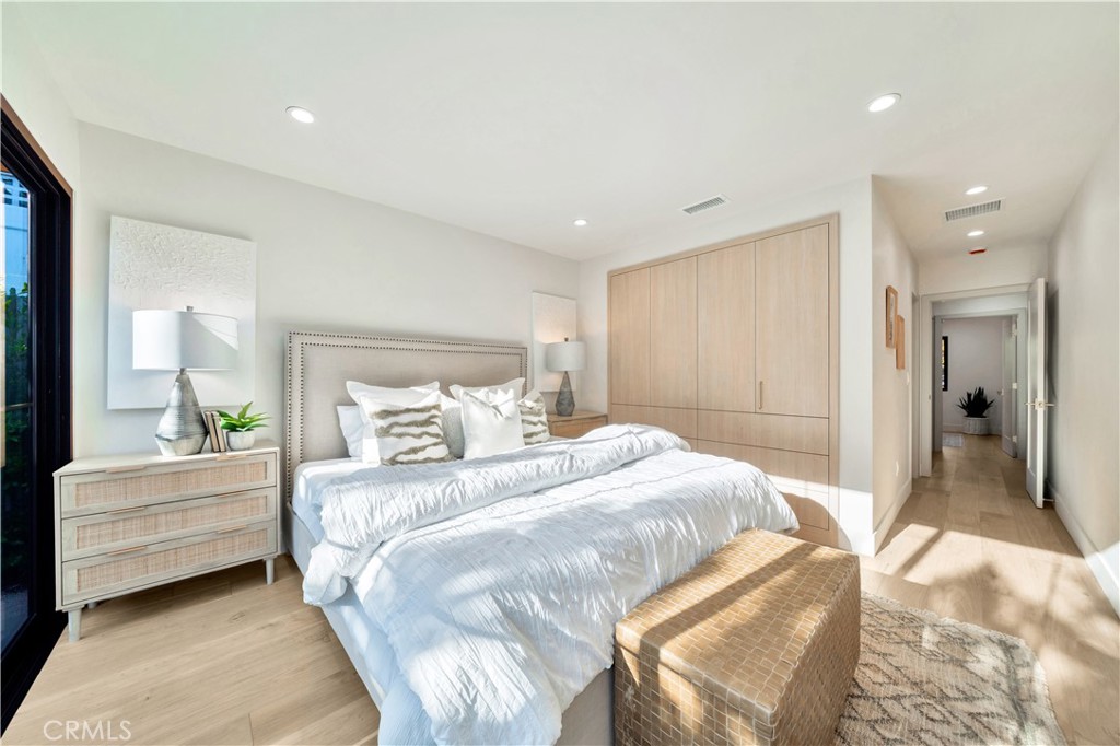 2605 N Poinsettia Avenue