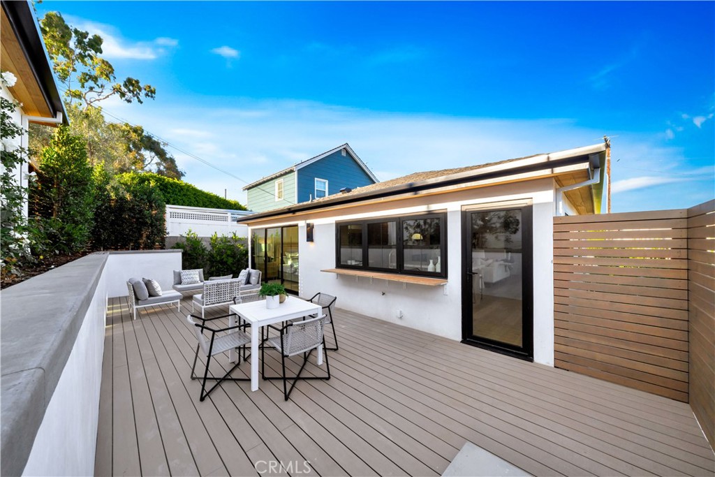 2605 N Poinsettia Avenue