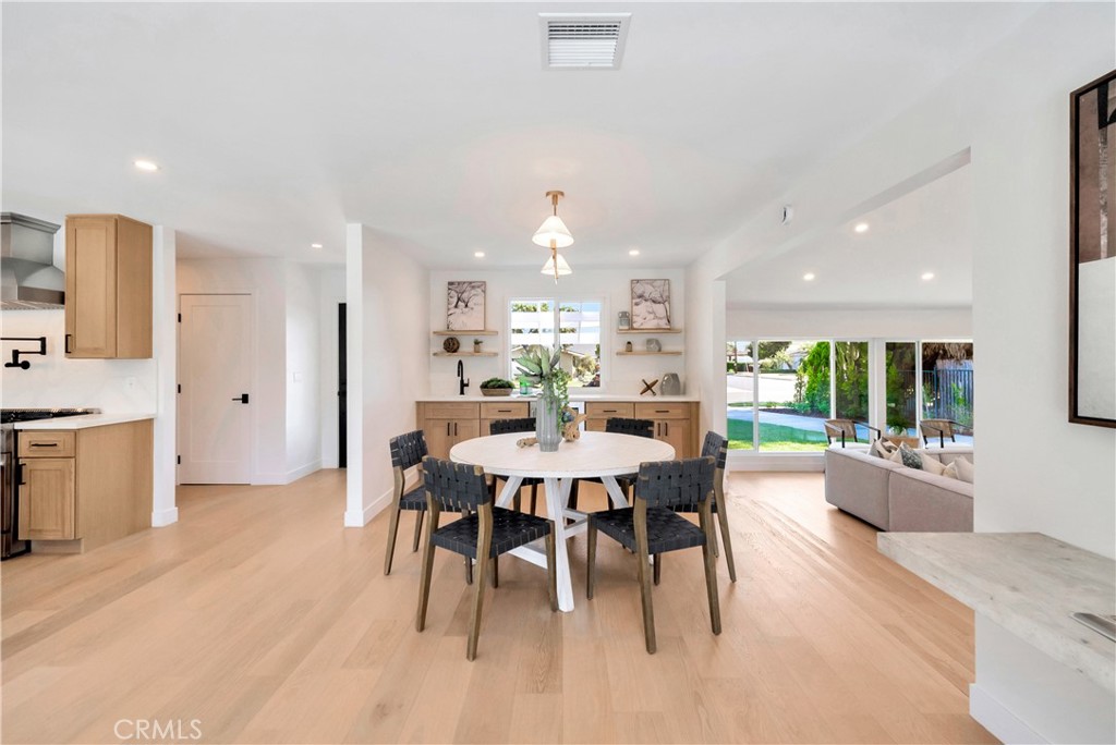 2613 W Chanticleer Road