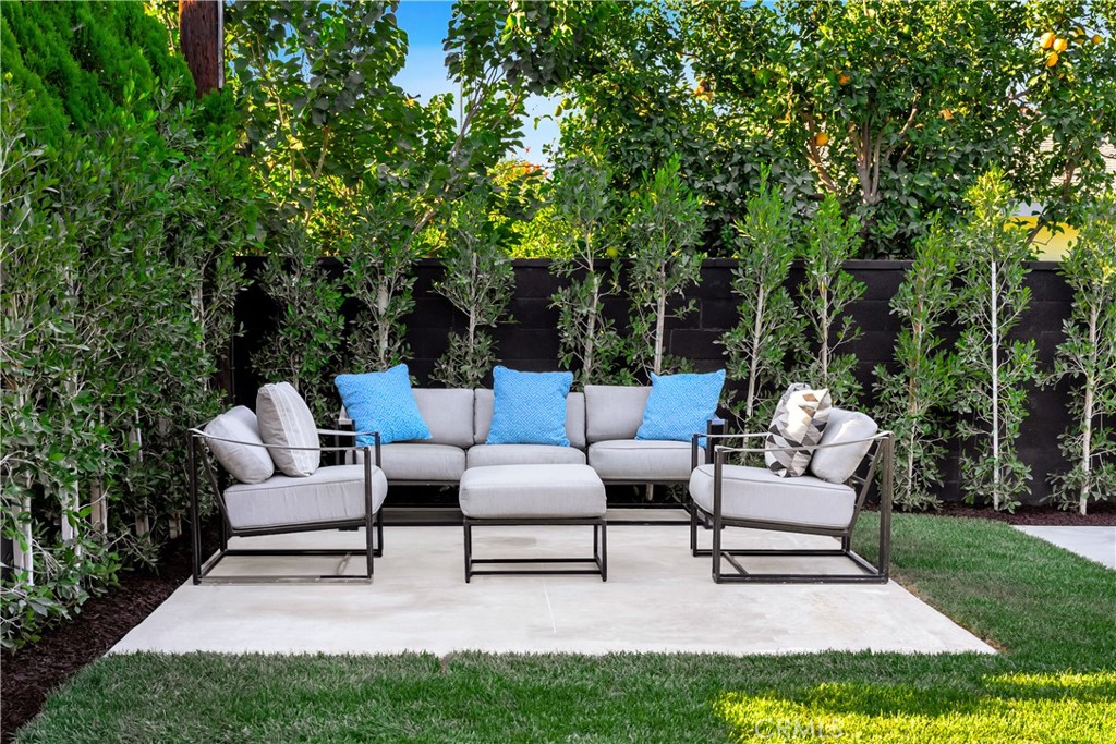 2613 W Chanticleer Road