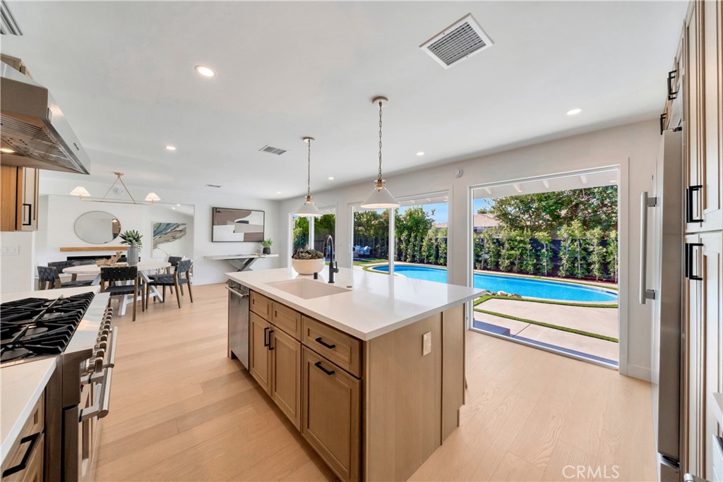 2613 W Chanticleer Road