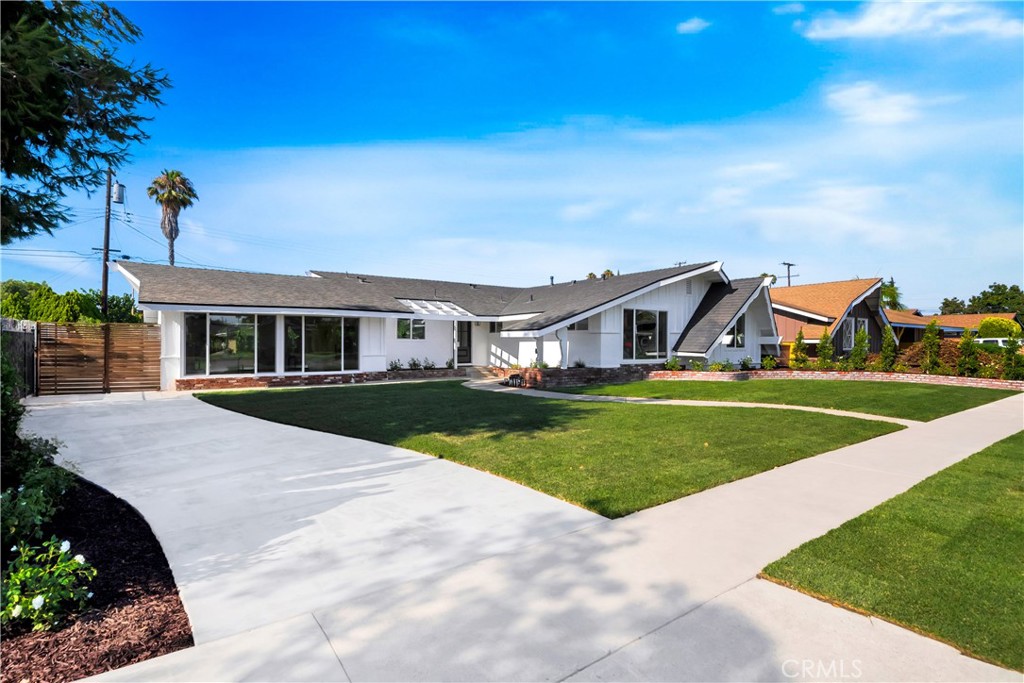 2613 W Chanticleer Road