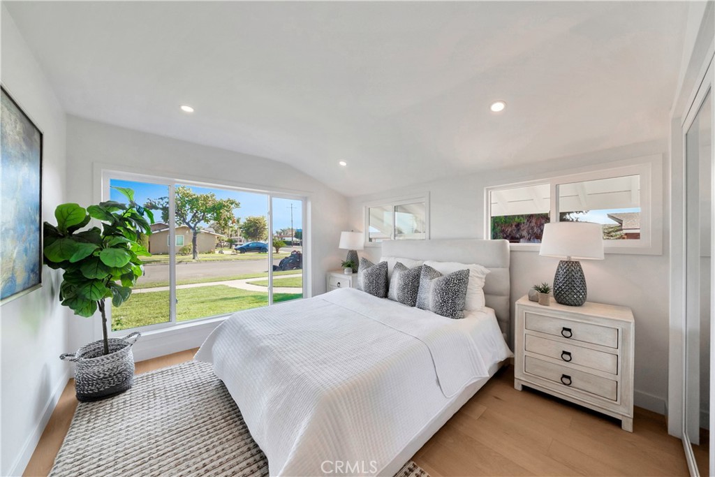 2613 W Chanticleer Road