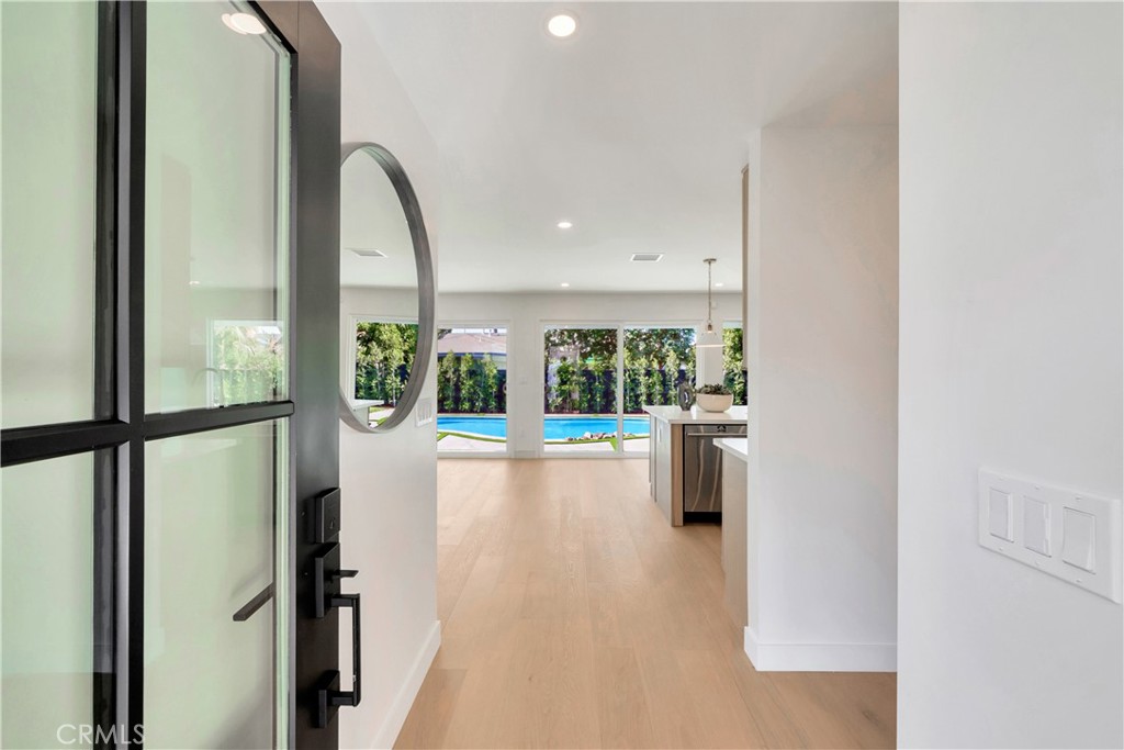 2613 W Chanticleer Road