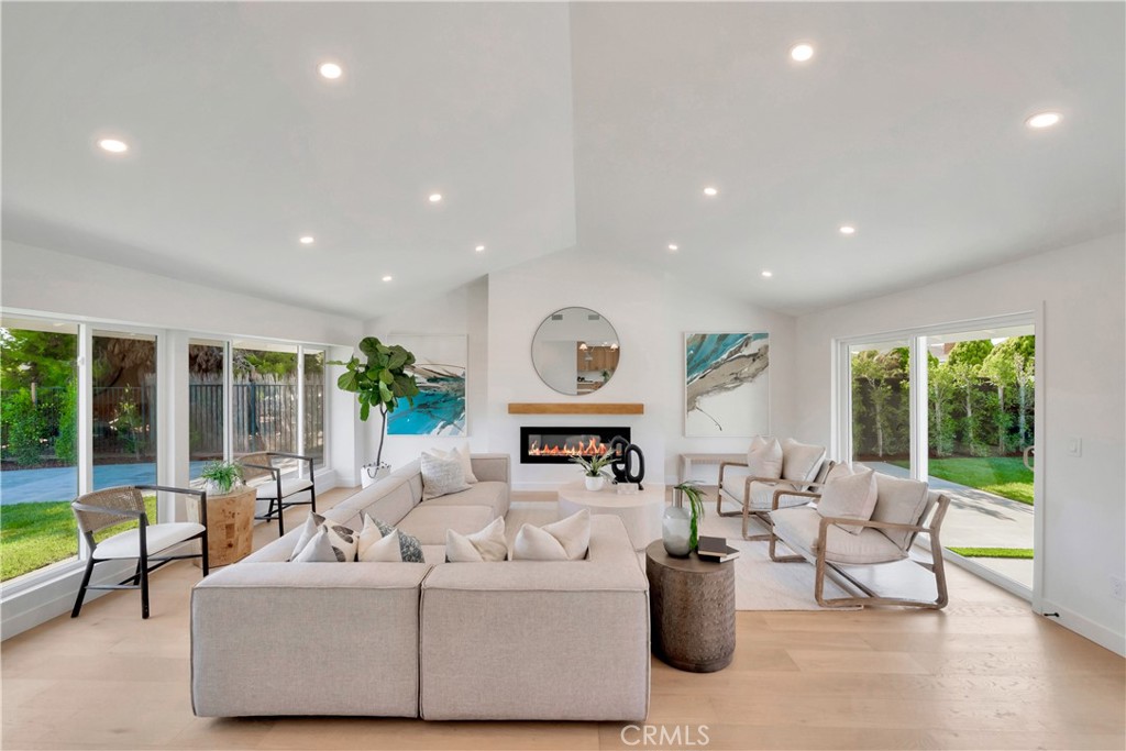 2613 W Chanticleer Road