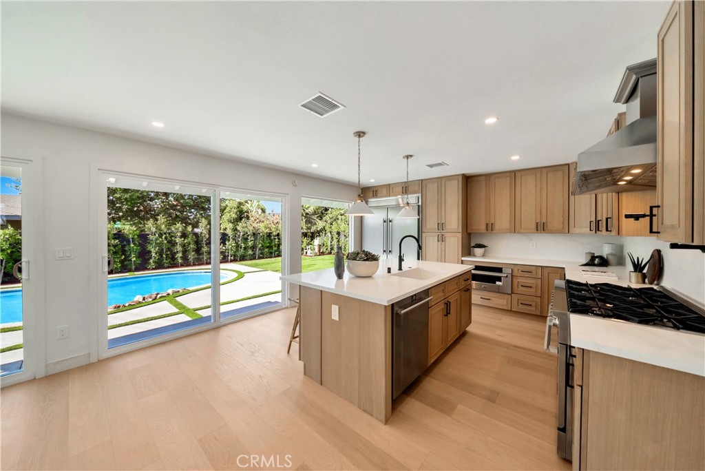 2613 W Chanticleer Road