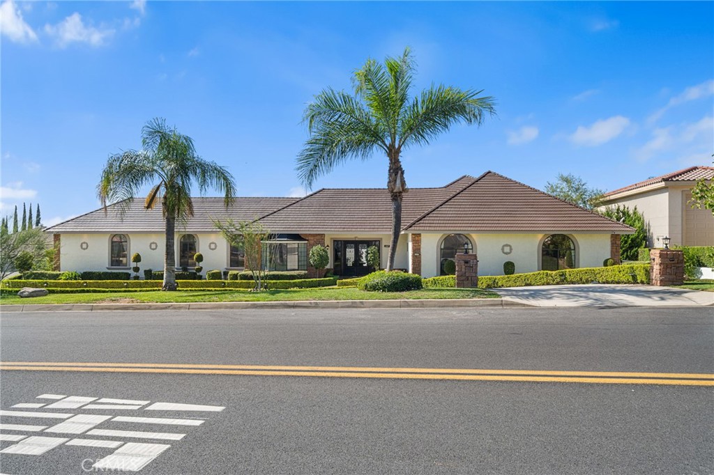 2487 Cliff Road