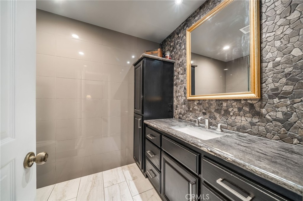 2030 E Santa Clara K2