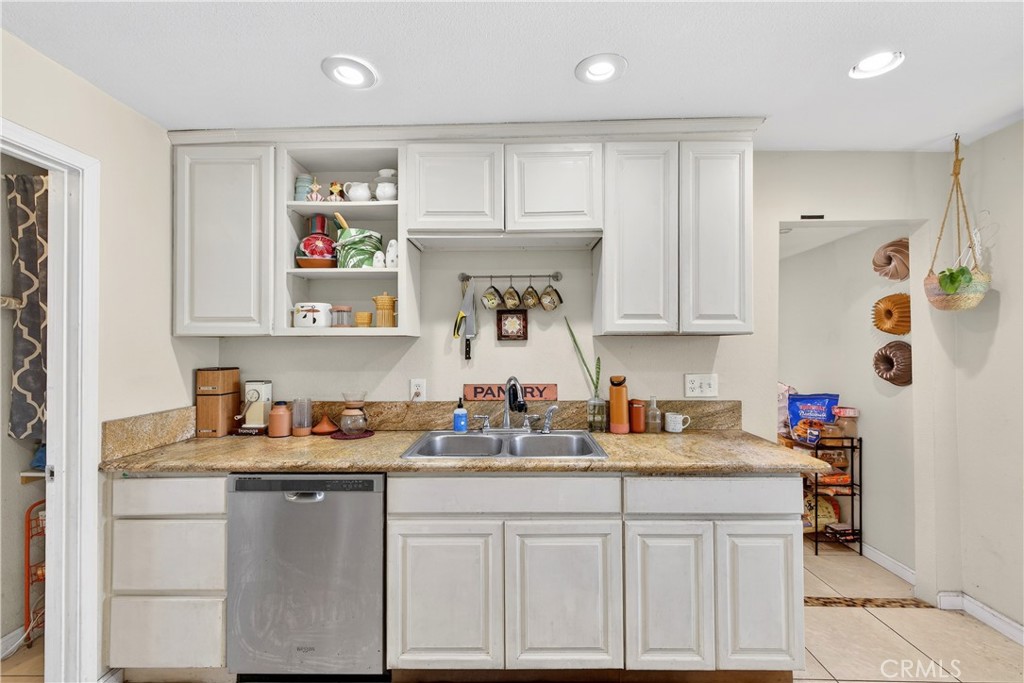614 N Shelton