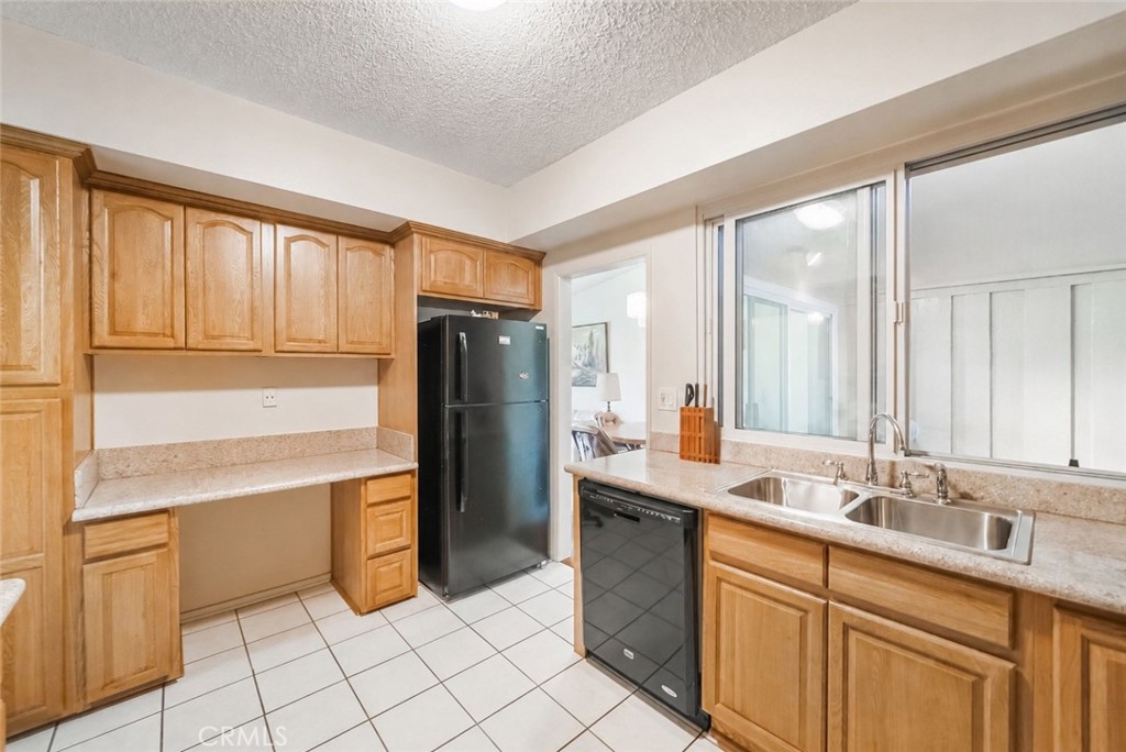3500 W Manchester 283